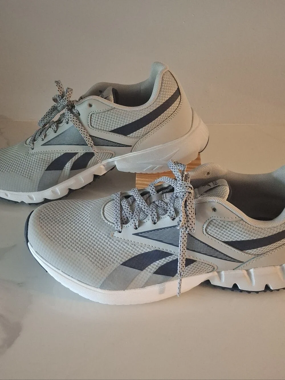 NEW Reebok Ztaur Run Grey Vector Size 8.5 Mens
